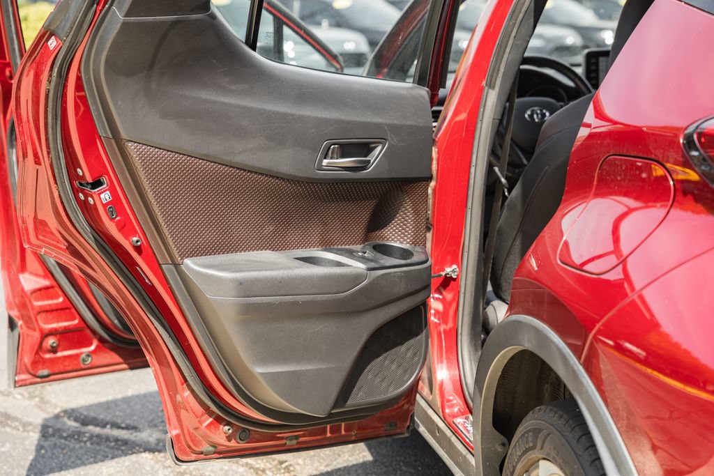 Used 2019 Toyota C-HR Limited FWD image 35