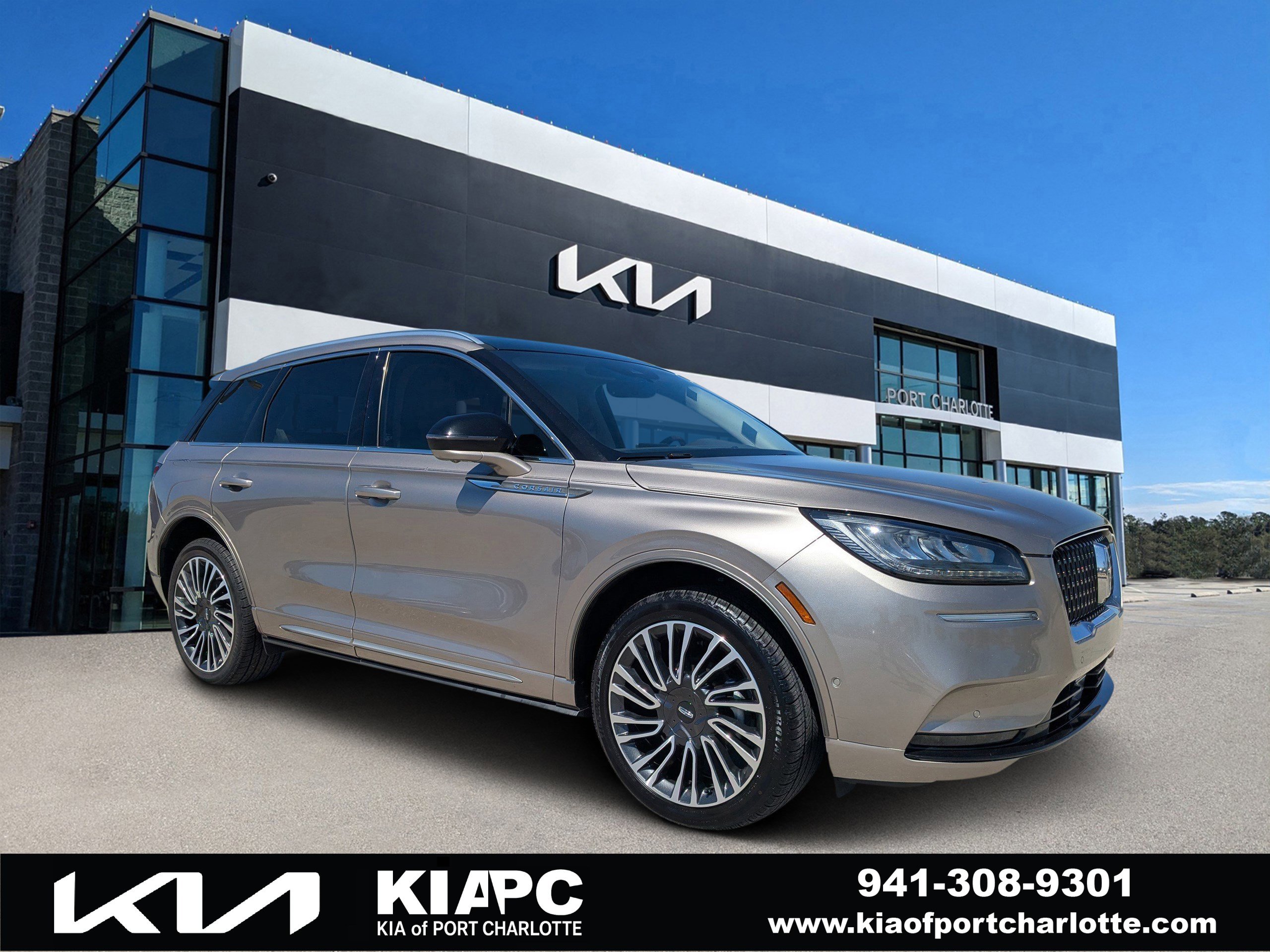 Used 2021 Lincoln Corsair Reserve w/ Equipment Group 201A image 1