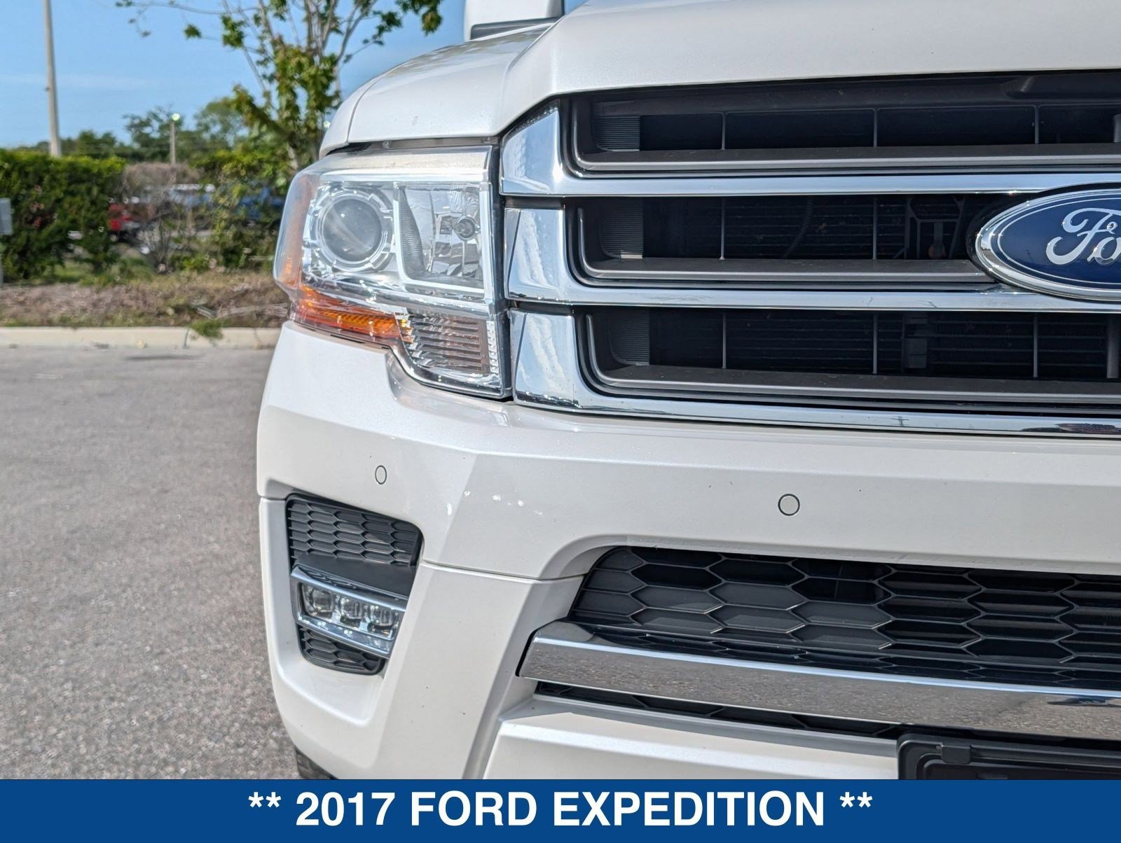 Used 2017 Ford Expedition Limited w/ Equipment Group 301A image 9