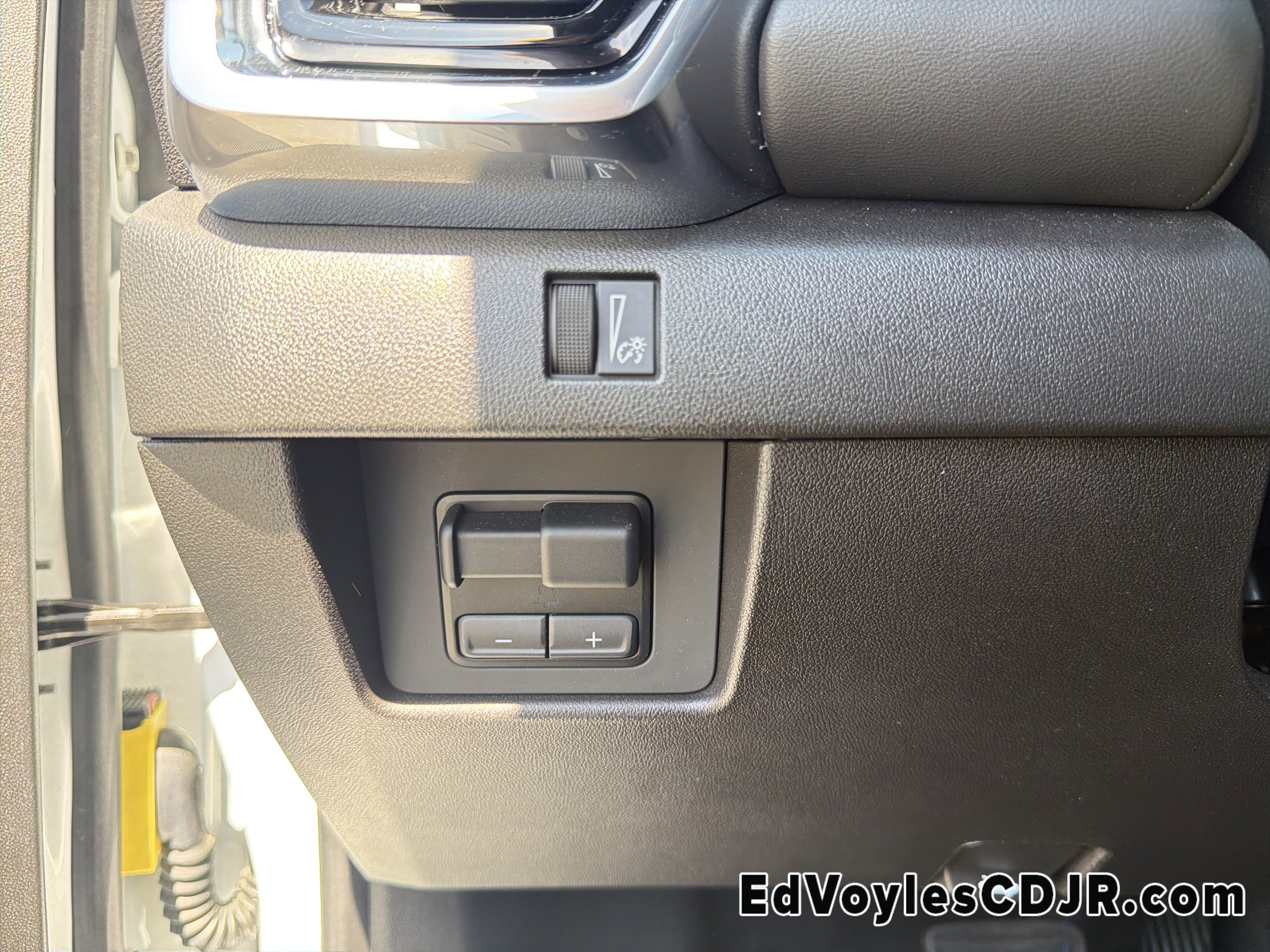 Used 2025 GMC Canyon Elevation image 37