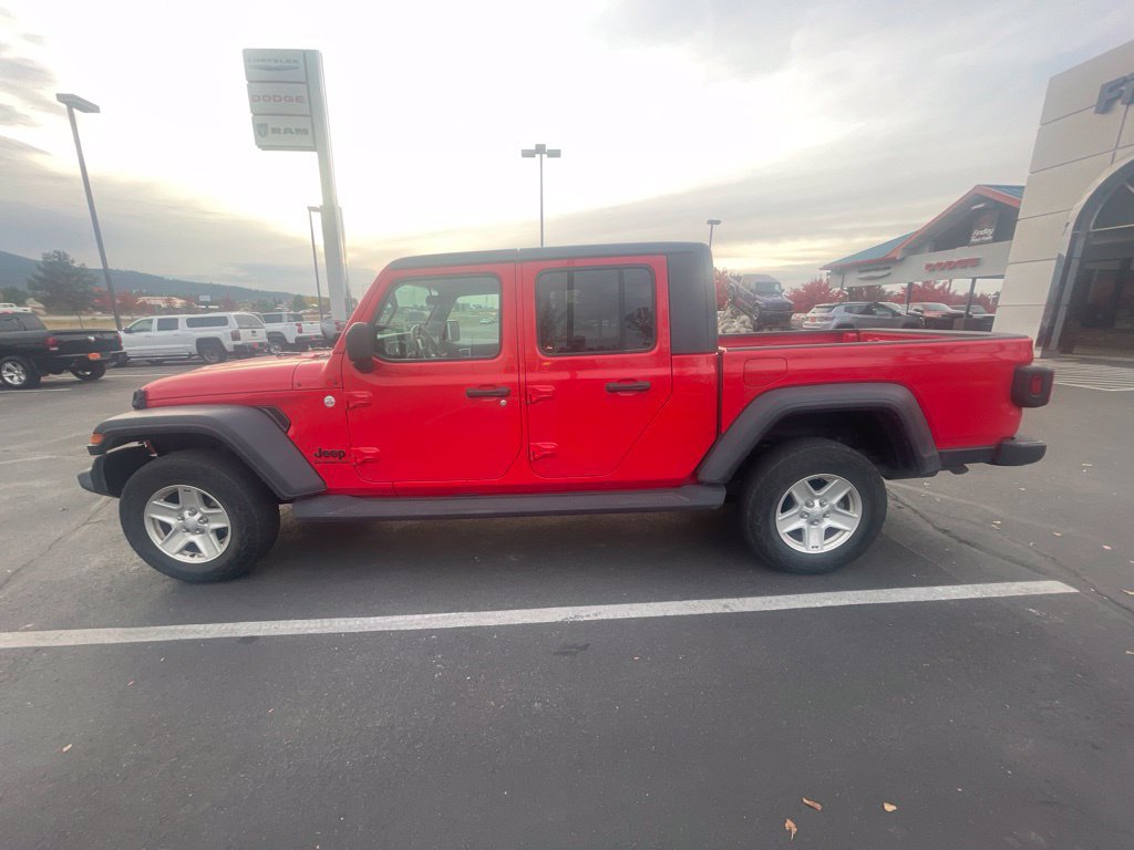 Certified 2020 Jeep Gladiator Sport w/ Quick Order Package 24S AWD/4WD image 8