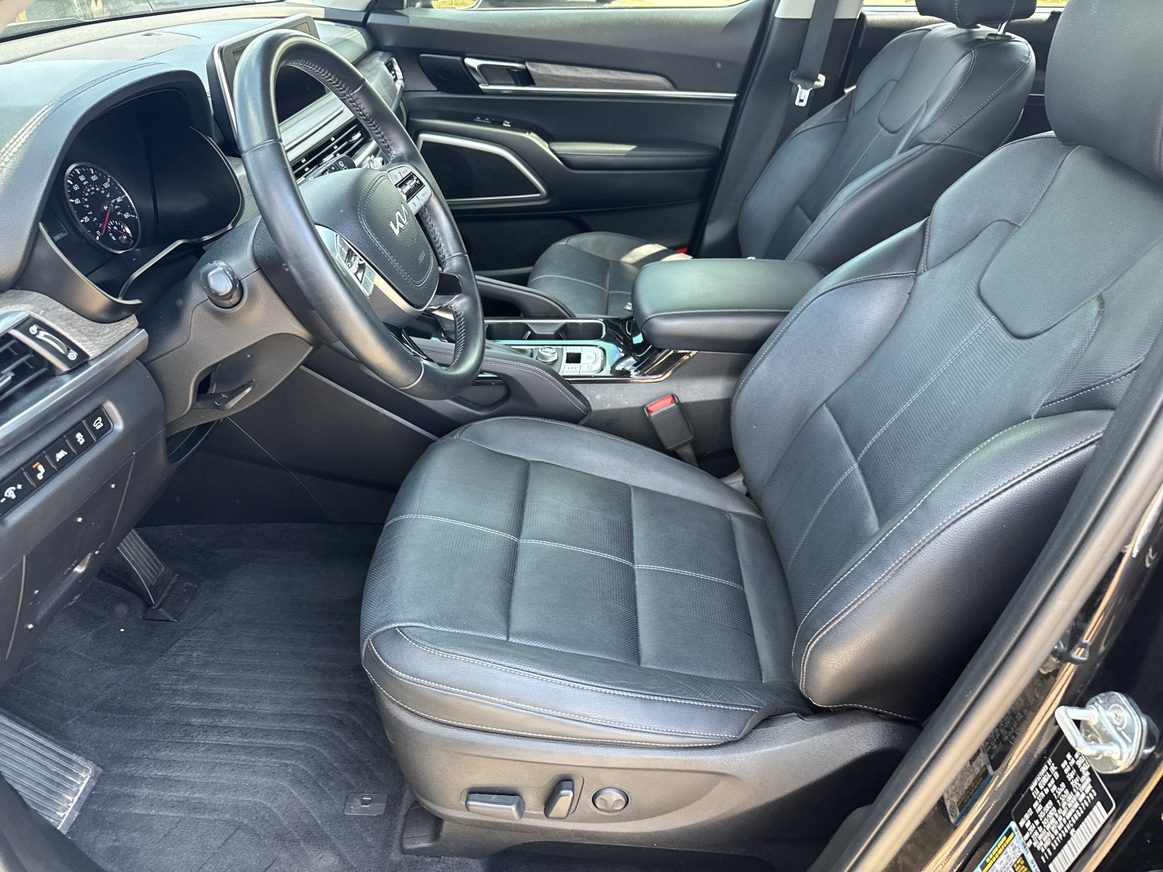 Used 2022 Kia Telluride EX w/ EX Premium Package FWD image 5
