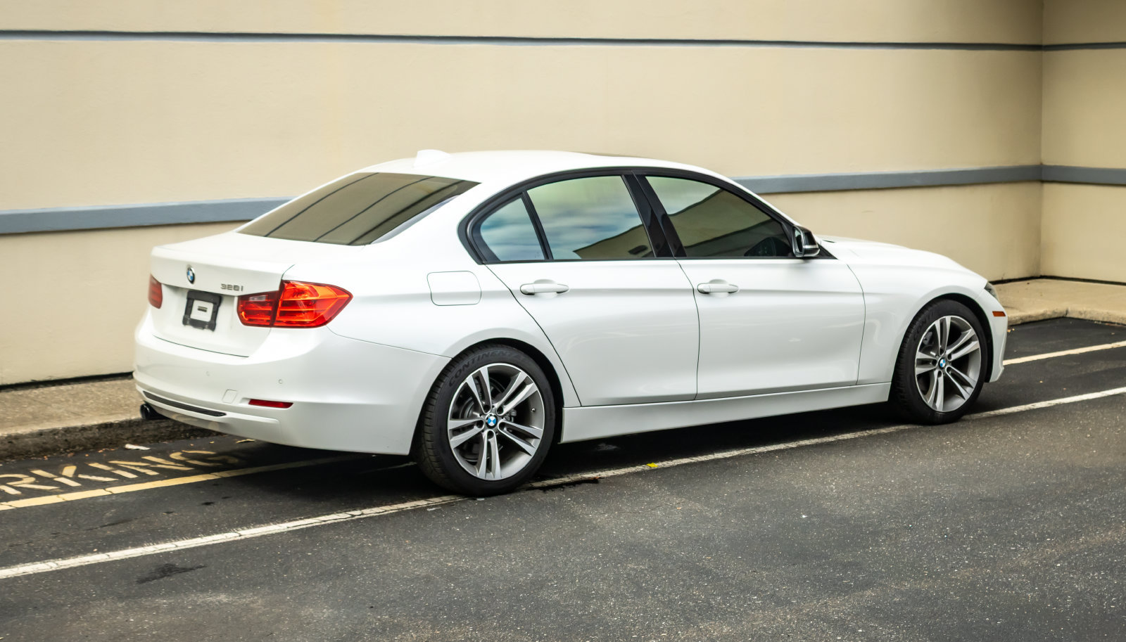 Used 2015 BMW 328i Sedan RWD image 8