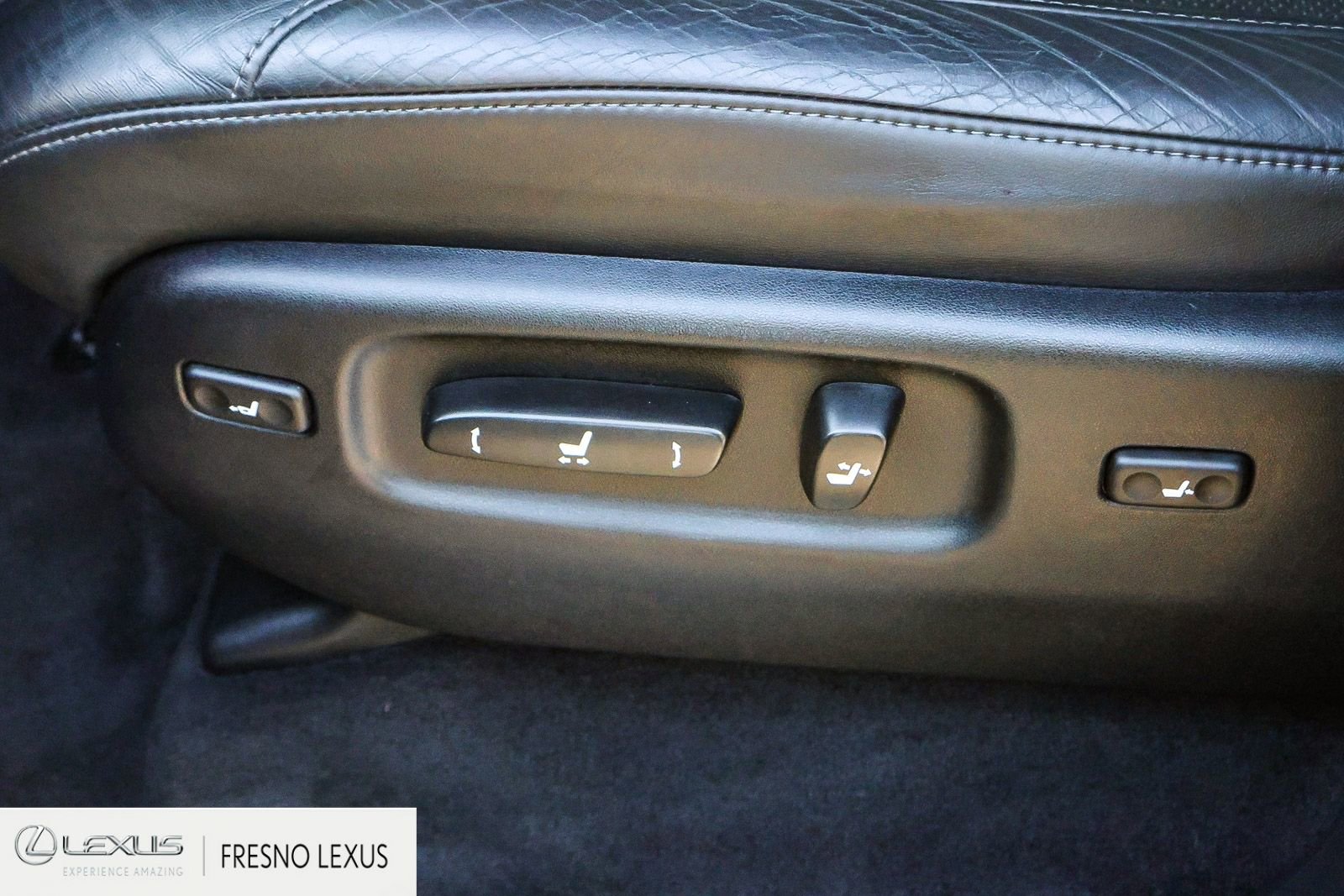 Used 2019 Lexus LX 570 4WD w/ Luxury Package image 23