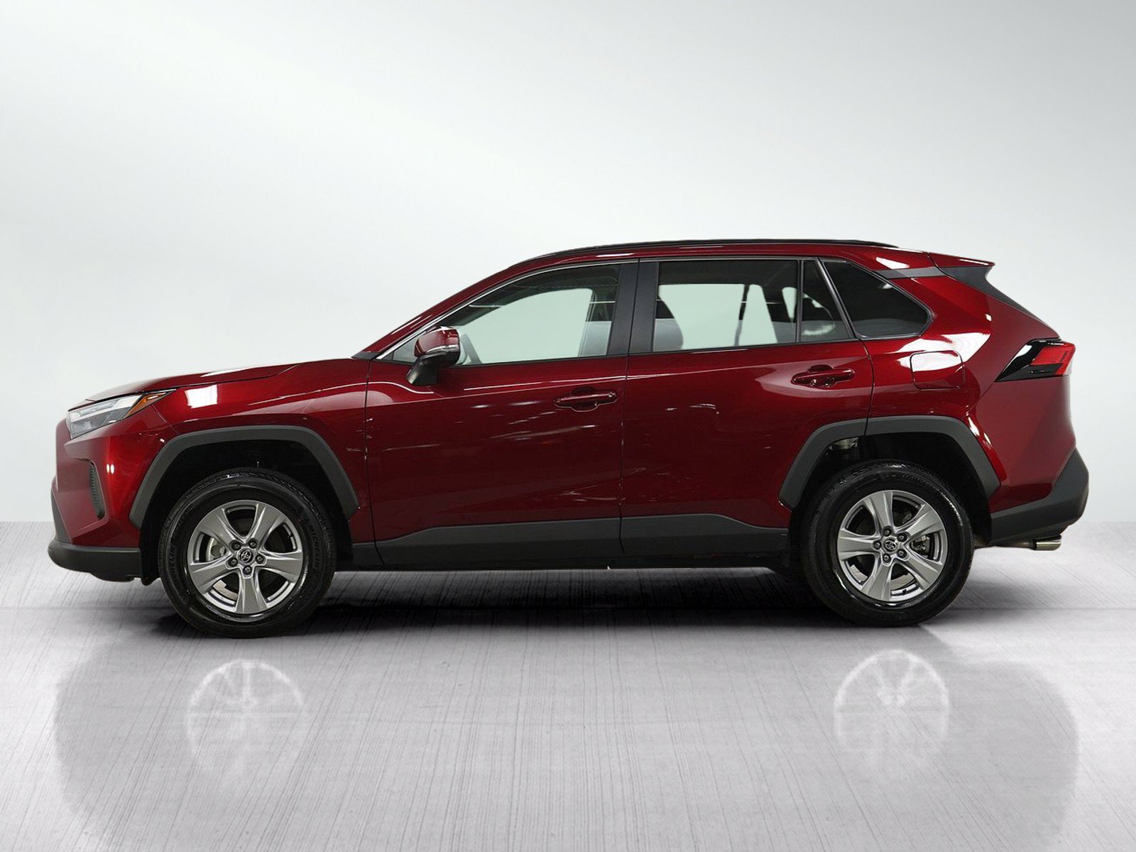 Used 2025 Toyota RAV4 XLE w/ Convenience Package AWD/4WD image 2
