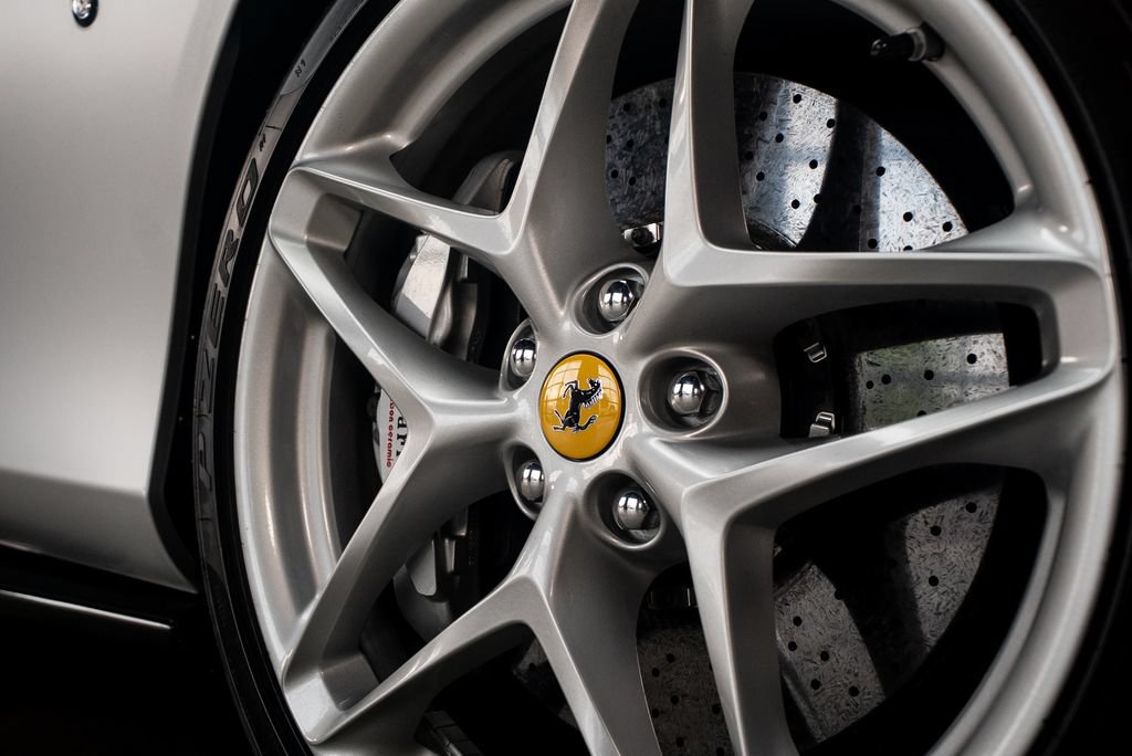 Used 2022 Ferrari Roma RWD image 19