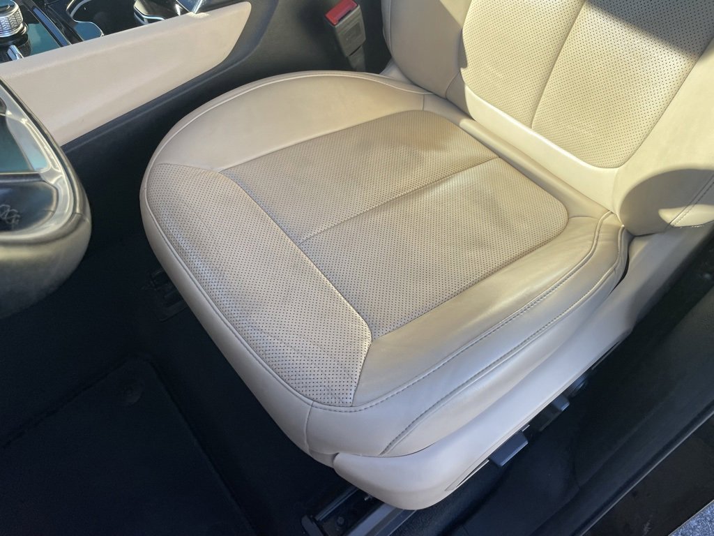 Used 2021 Jeep Grand Cherokee L Limited w/ Luxury Tech Group II image 22