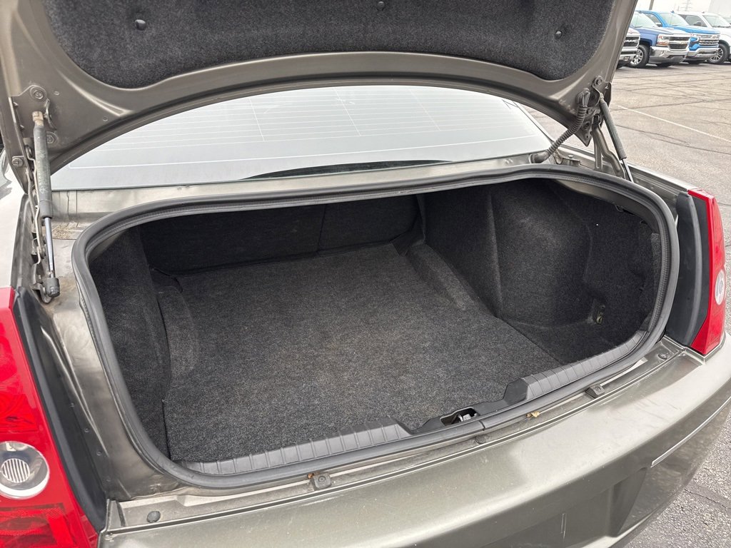 Used 2010 Chrysler 300 Touring image 8