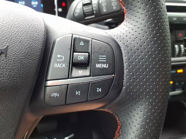Used 2025 Ford Escape ST-Line AWD/4WD image 25