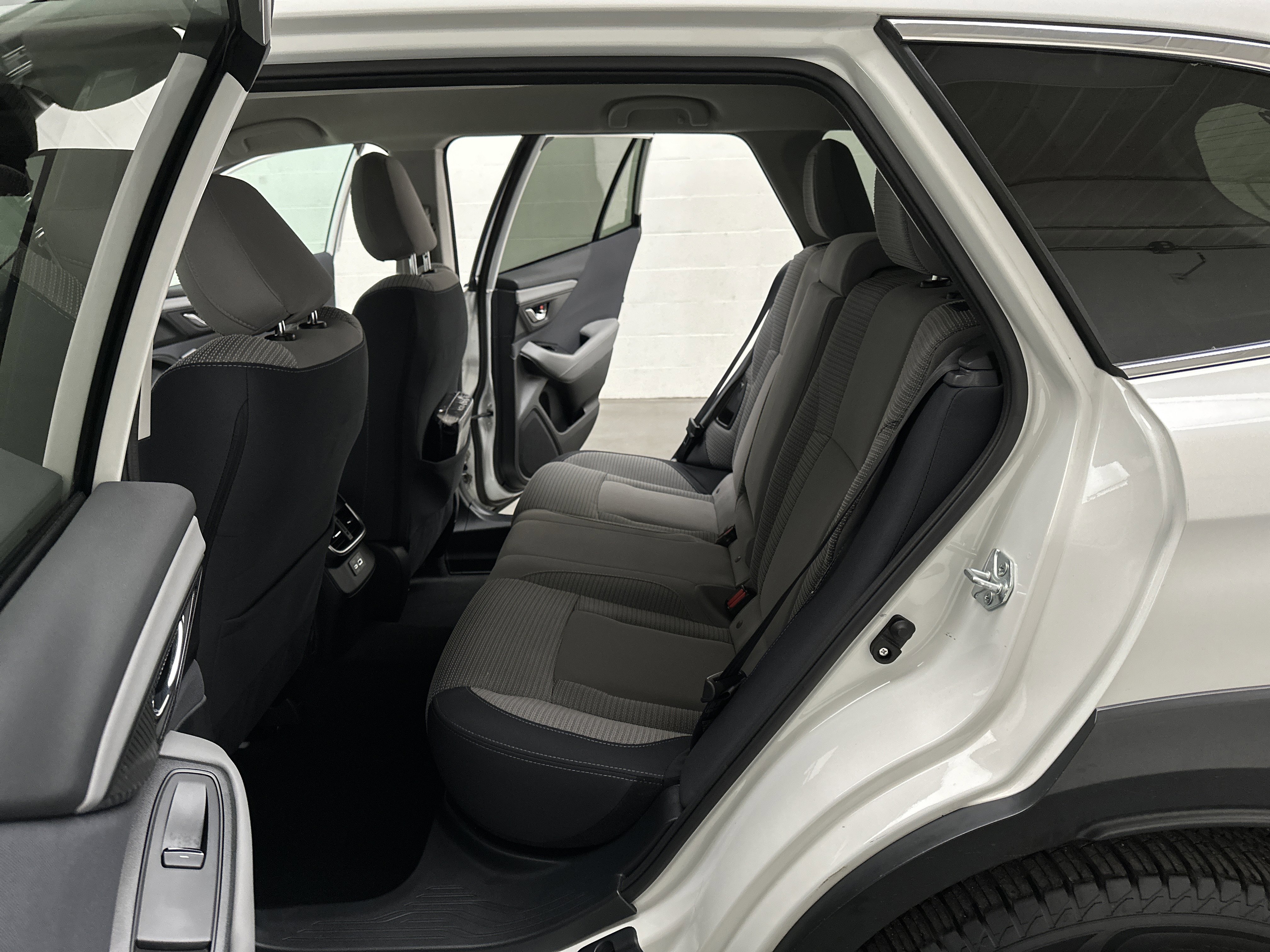 Used 2024 Subaru Outback Premium image 20