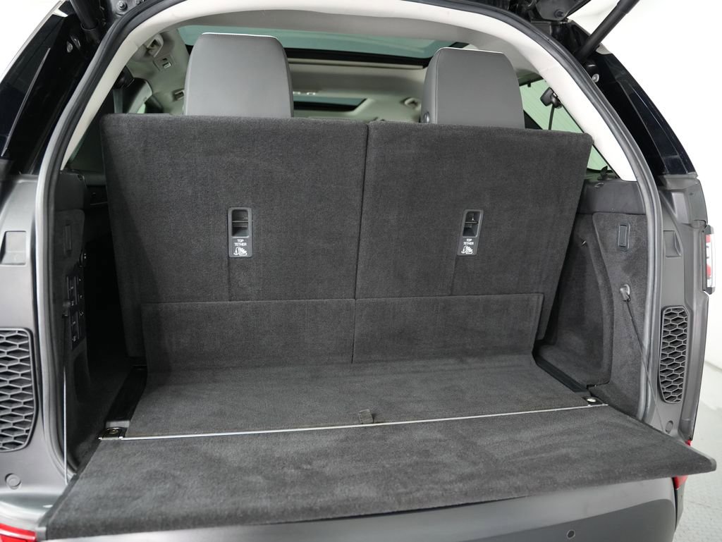 Used 2017 Land Rover Discovery HSE AWD/4WD image 36