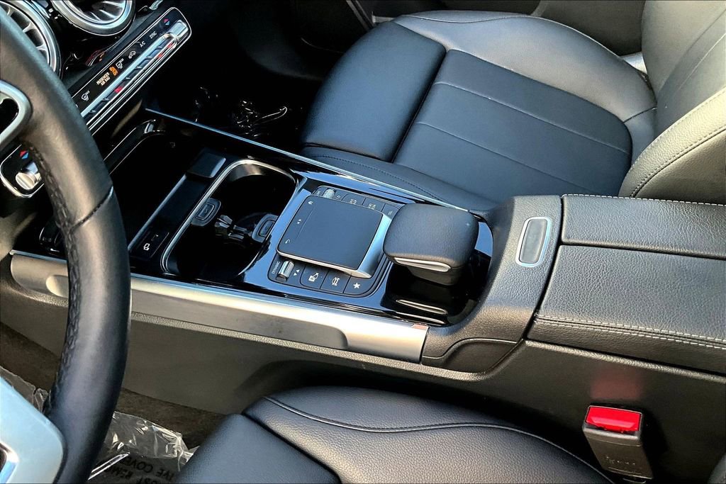 Used 2023 Mercedes-Benz GLB 250 image 18