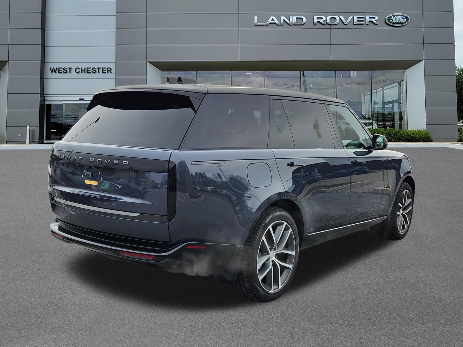 Certified 2024 Land Rover Range Rover Long Wheelbase SE image 4