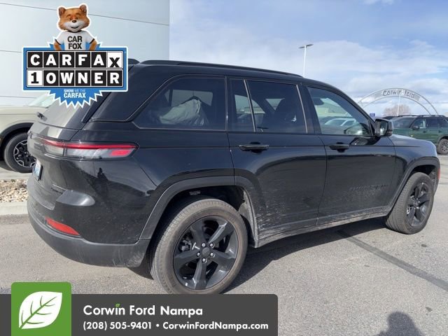 Used 2025 Jeep Grand Cherokee Limited w/ Black Appearance Package AWD/4WD image 6