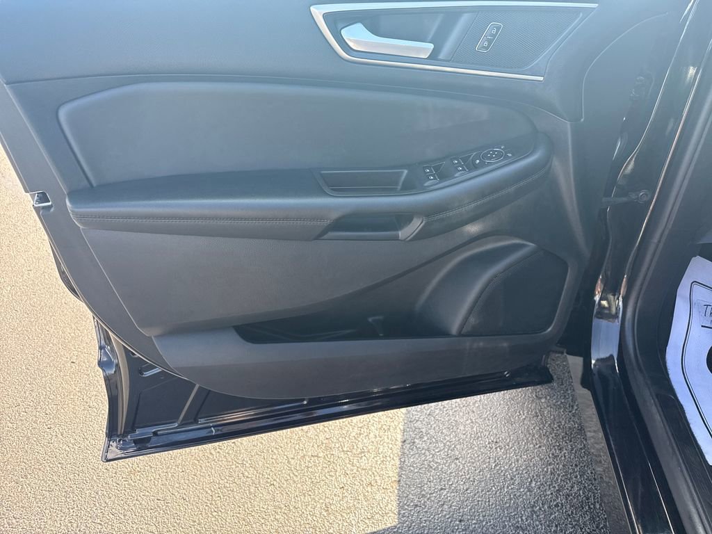 Used 2024 Ford Edge SEL image 12