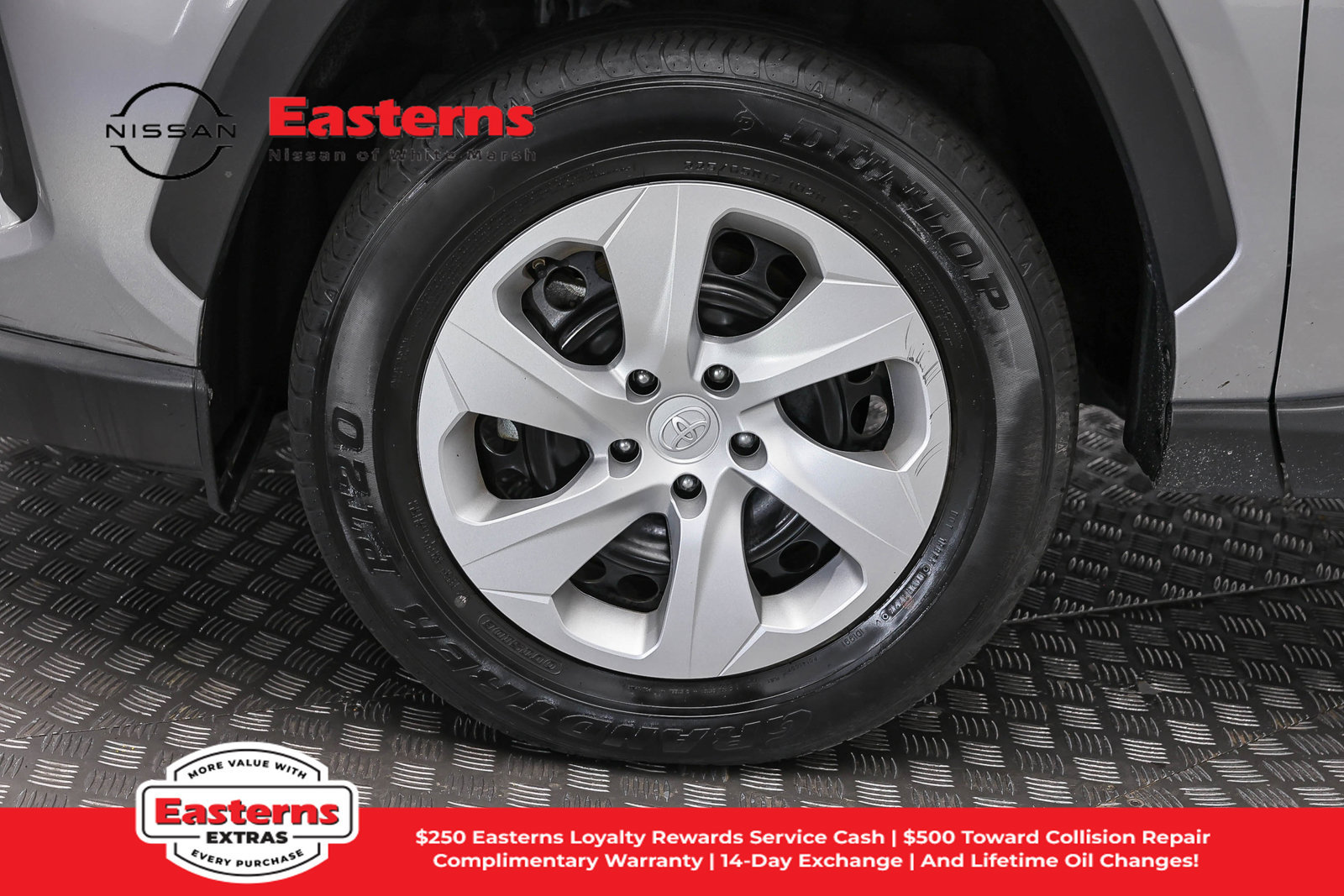 Used 2025 Toyota RAV4 LE AWD/4WD image 31