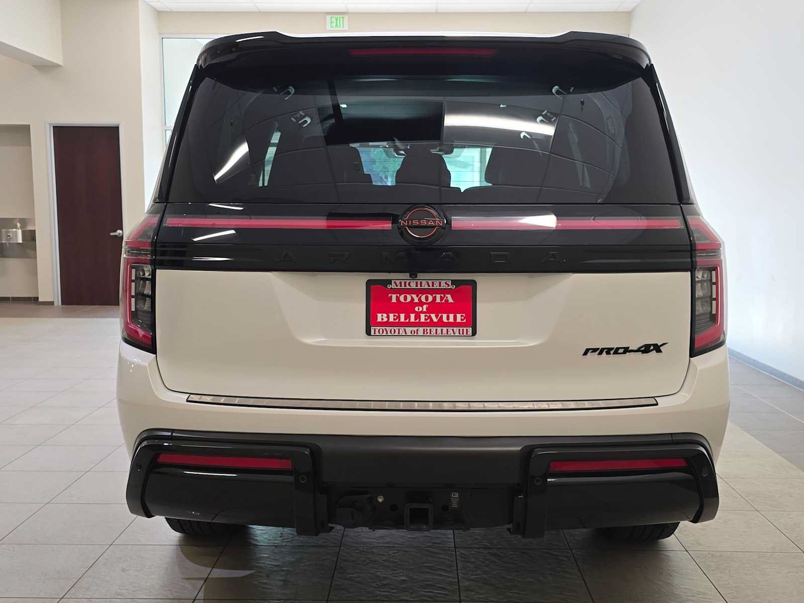 Used 2025 Nissan Armada PRO-4X AWD/4WD image 5