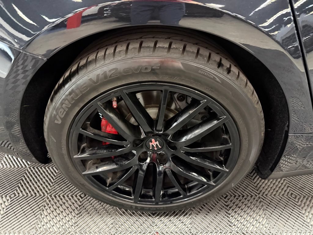 Used 2021 Maserati Ghibli S RWD image 19
