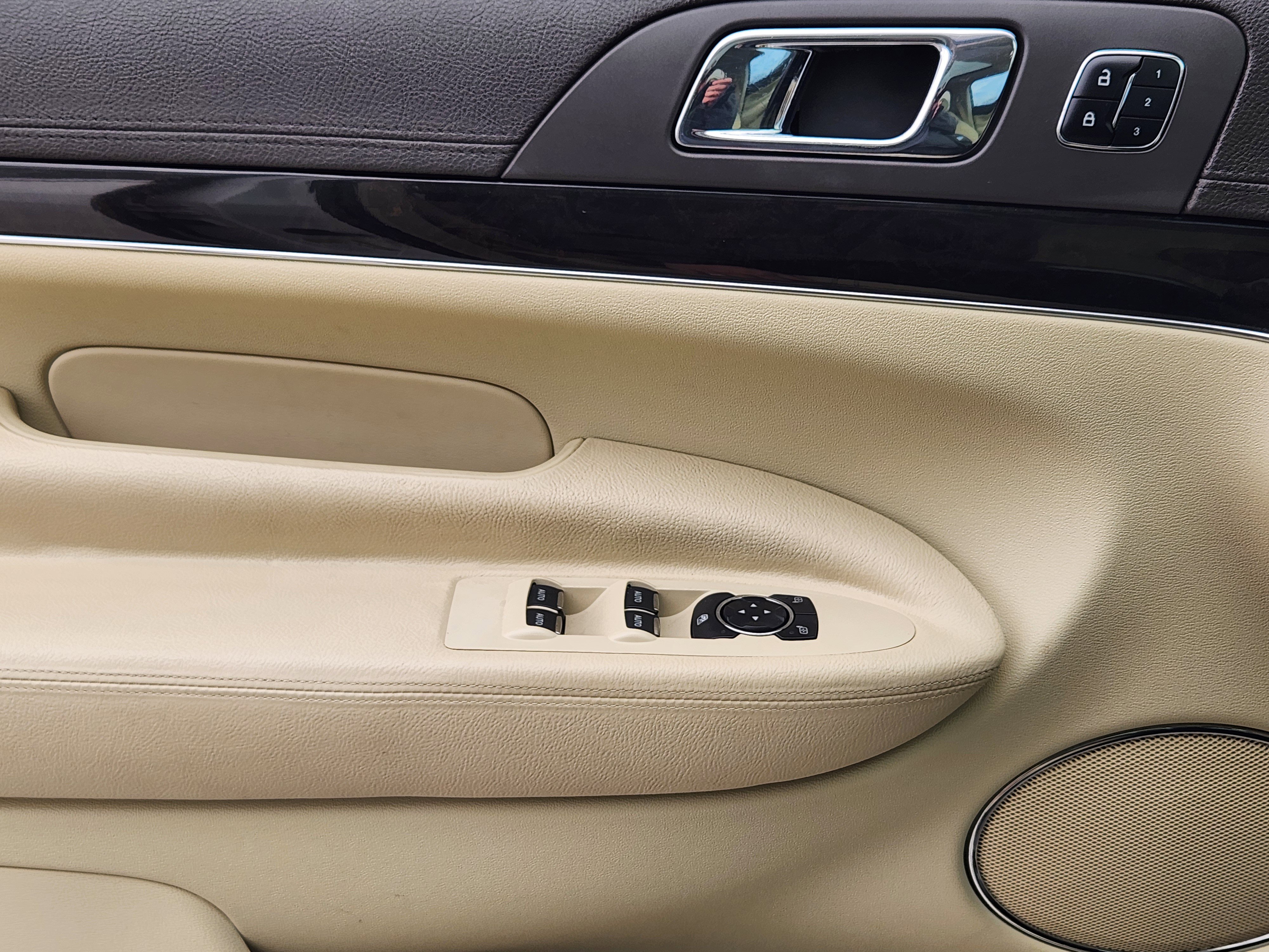 Used 2018 Lincoln MKT AWD w/ Technology Package image 23