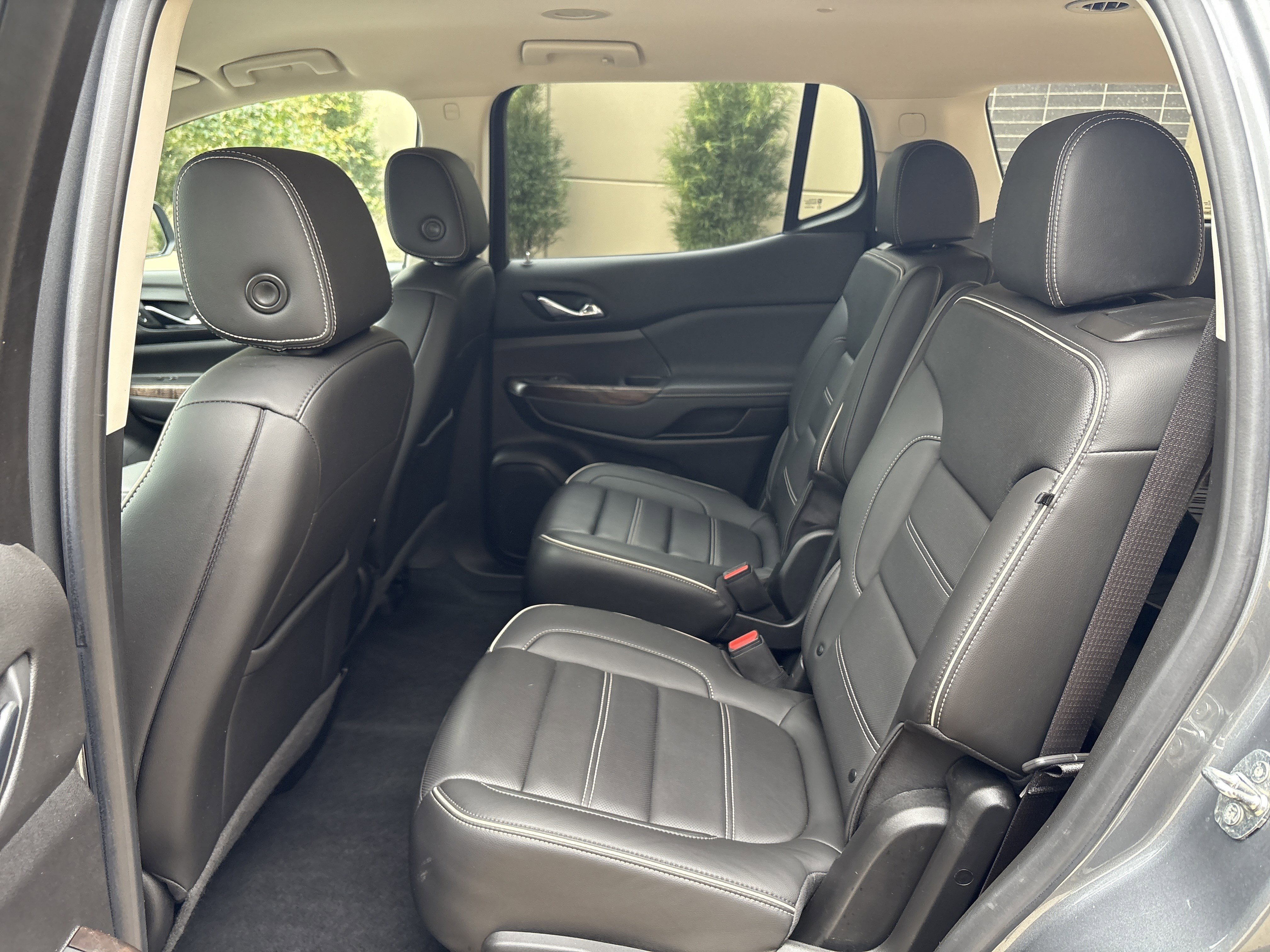 Used 2021 GMC Acadia Denali w/ Denali Technology Package image 30