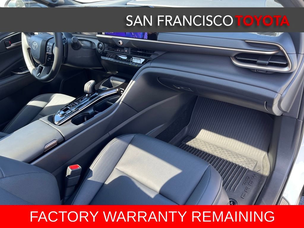 Certified 2025 Toyota Crown Signia image 24