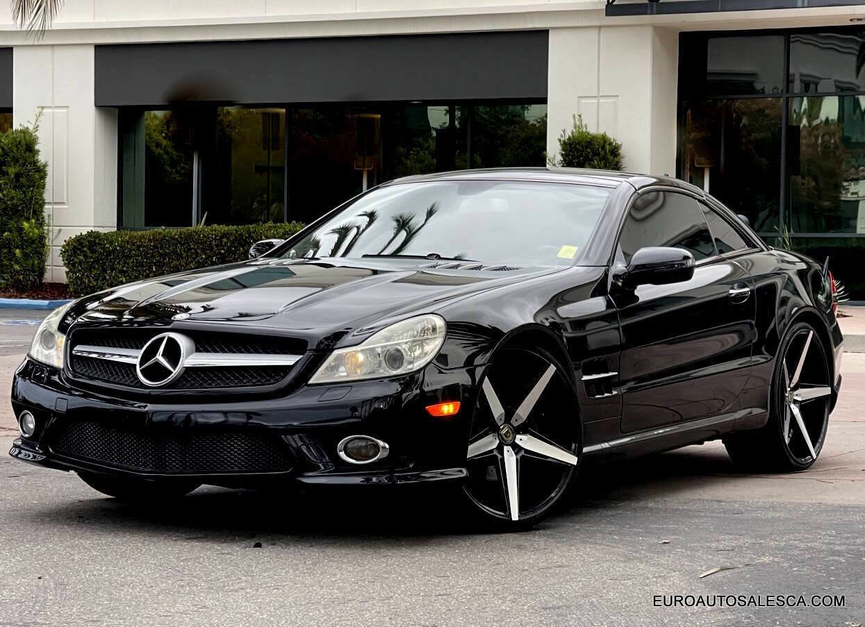 Used 2011 Mercedes-Benz SL 550 image 2