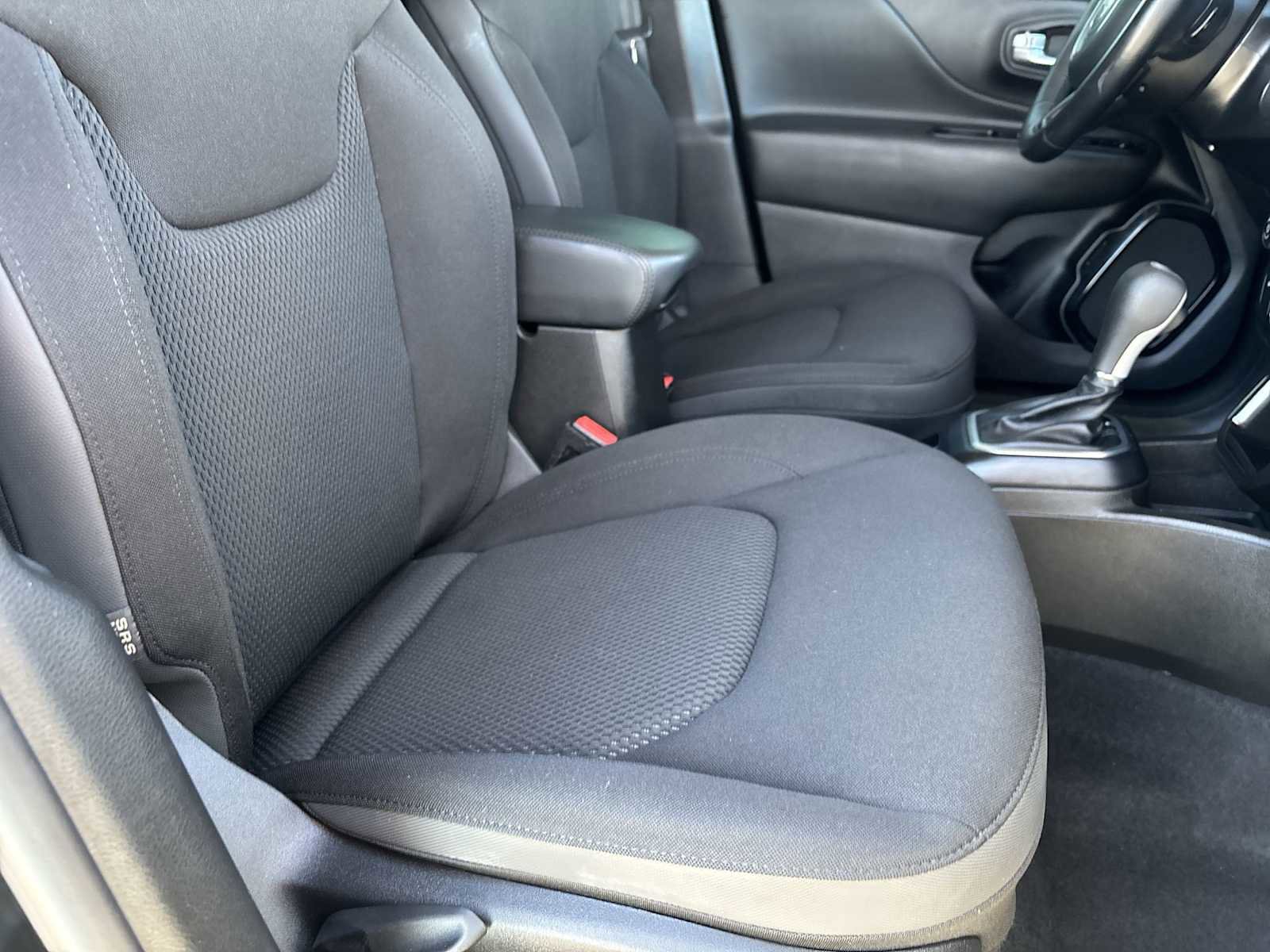 Used 2020 Jeep Renegade Altitude w/ UConnect 8.4 Nav Group image 18