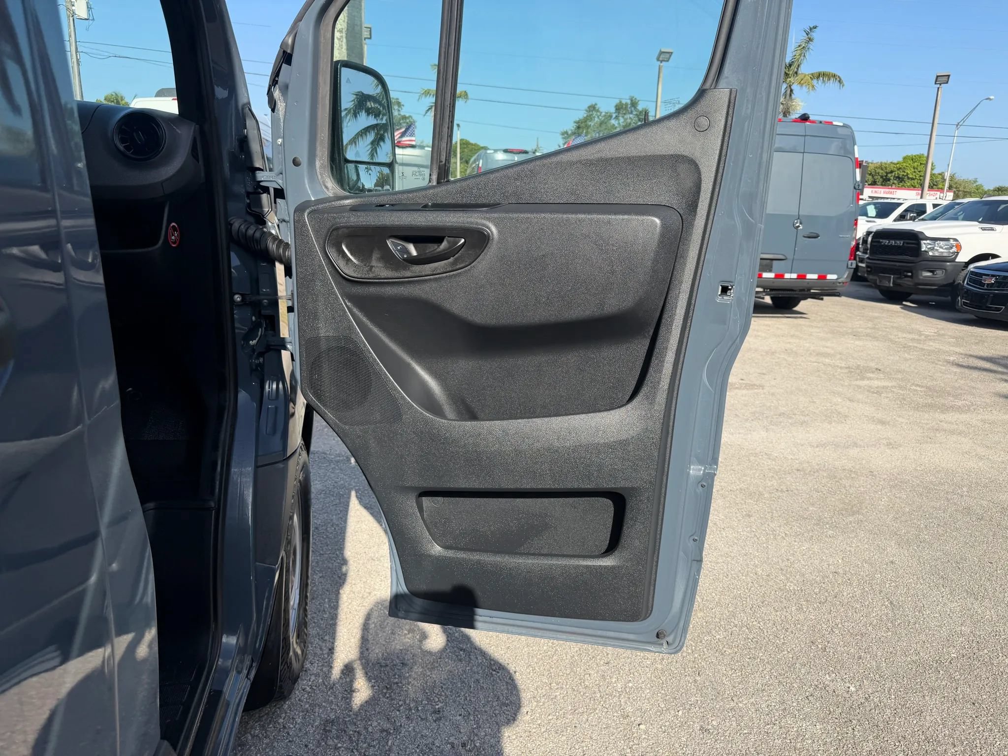 Used 2019 Mercedes-Benz Sprinter 2500 170 Extended Cargo image 14