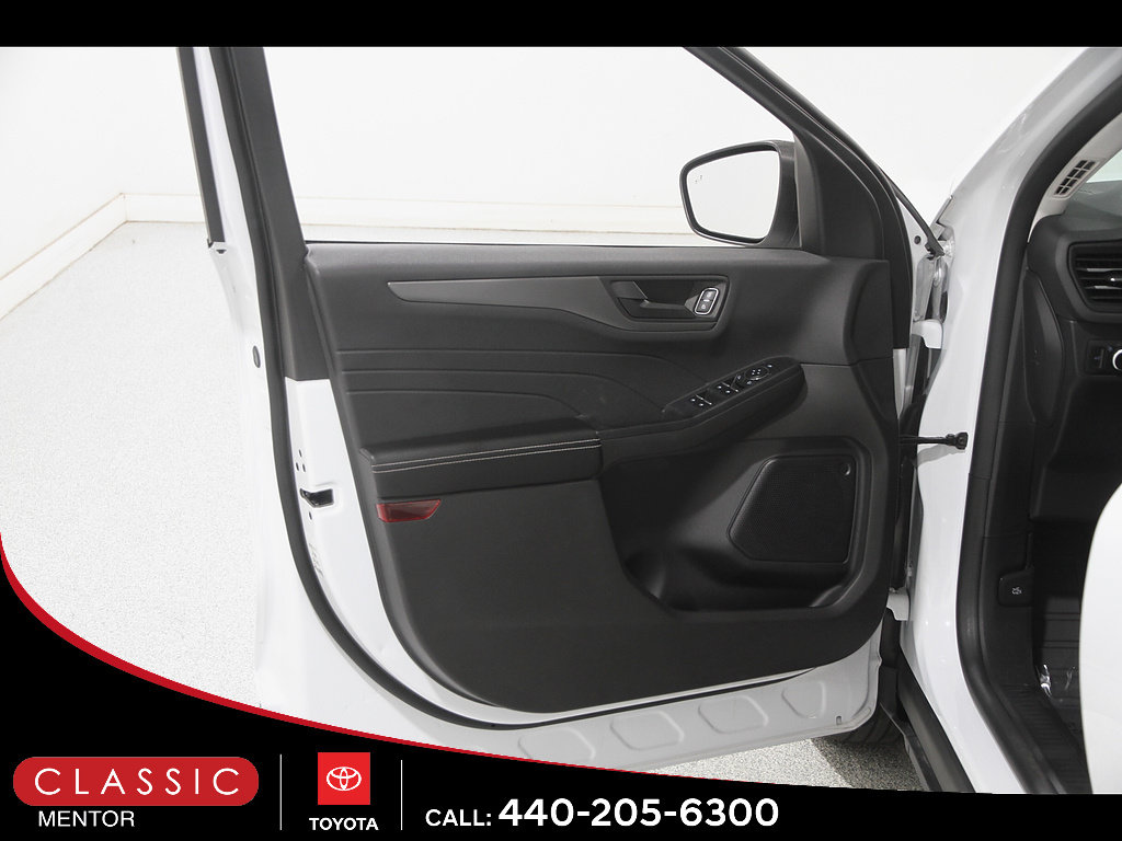 Used 2024 Ford Escape Active AWD/4WD image 4