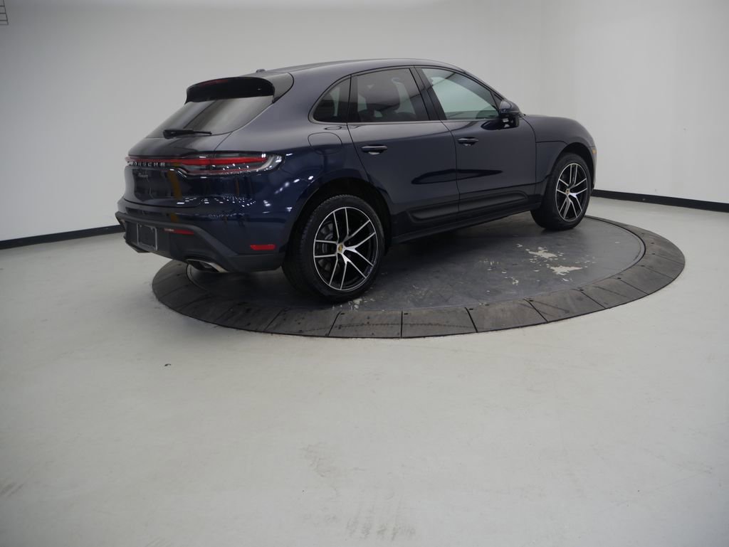 Certified 2023 Porsche Macan image 7