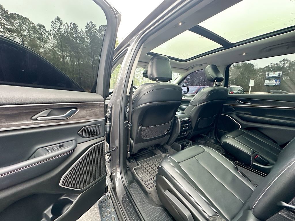 Used 2022 Jeep Grand Cherokee L Limited image 17