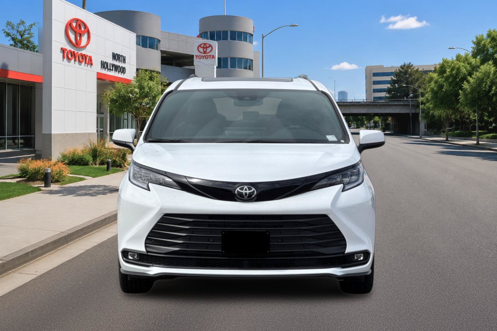 New 2026 Toyota Sienna XLE Woodland Edition AWD/4WD image 9