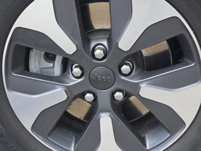 Used 2023 Jeep Grand Cherokee 4WD 4xe image 11