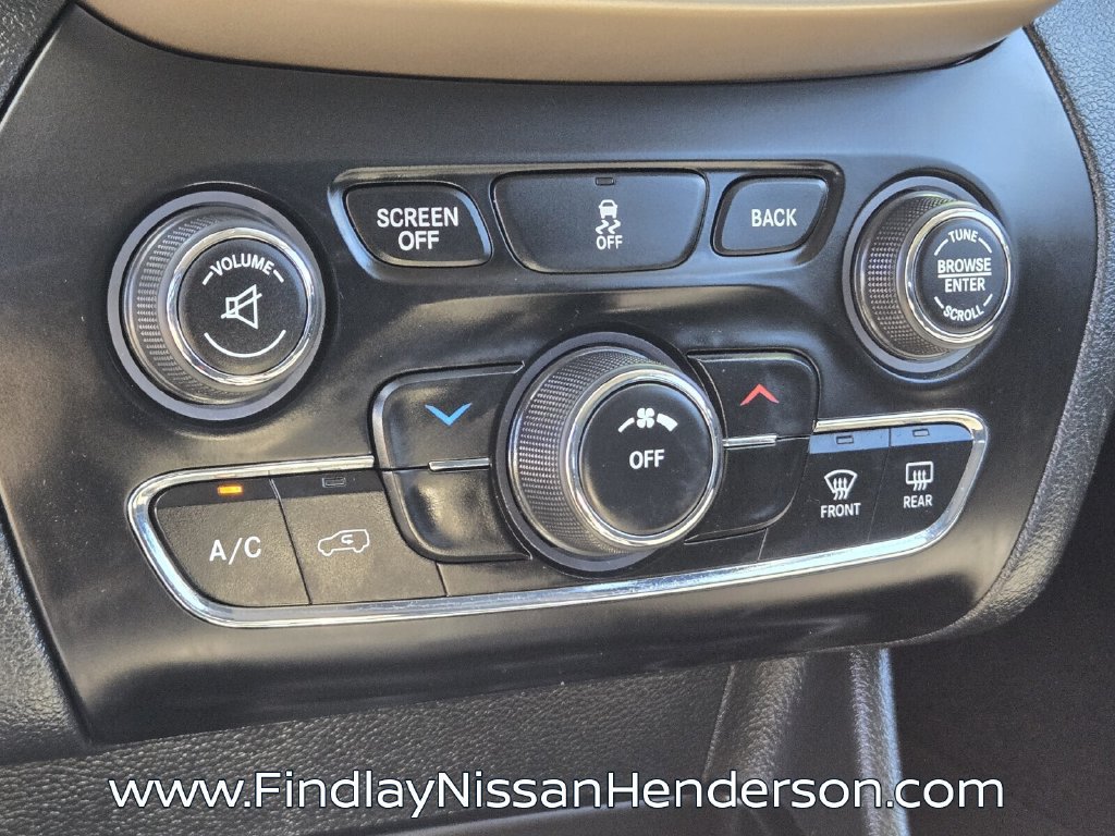 Used 2016 Jeep Cherokee Latitude FWD image 28