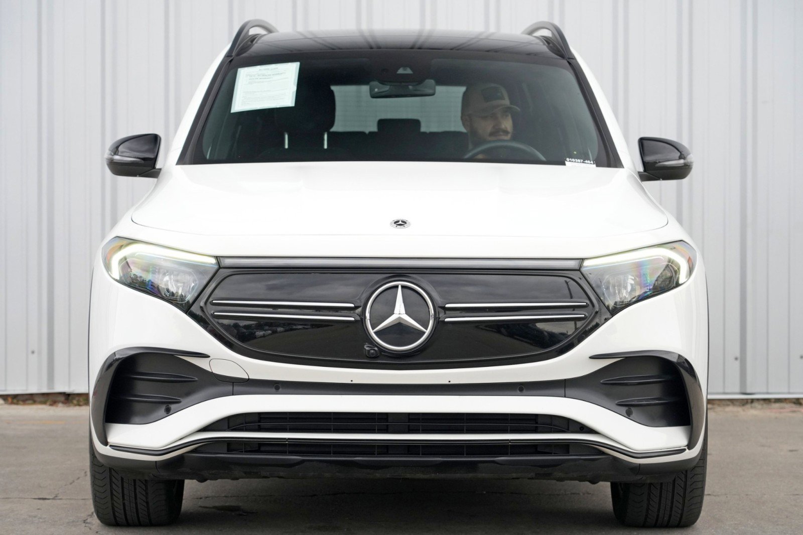 Used 2022 Mercedes-Benz EQB 350 4MATIC image 6