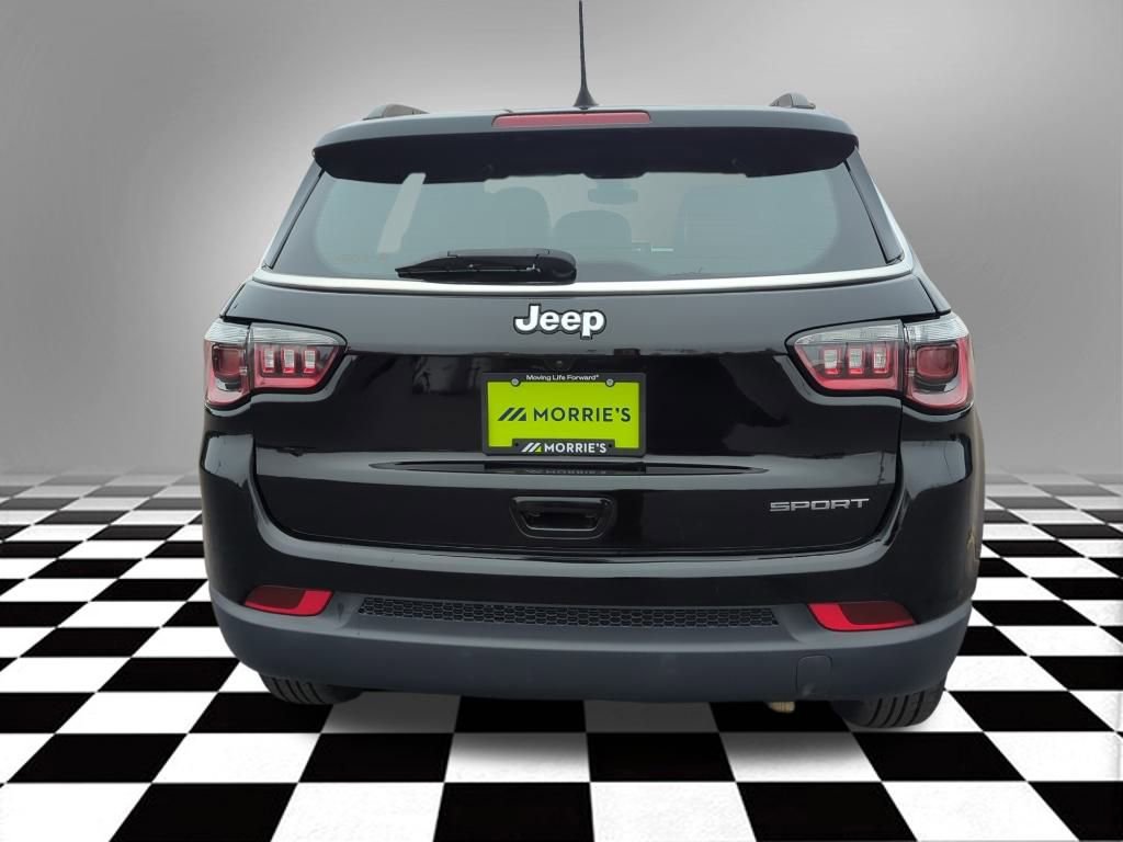 Used 2024 Jeep Compass Latitude image 9