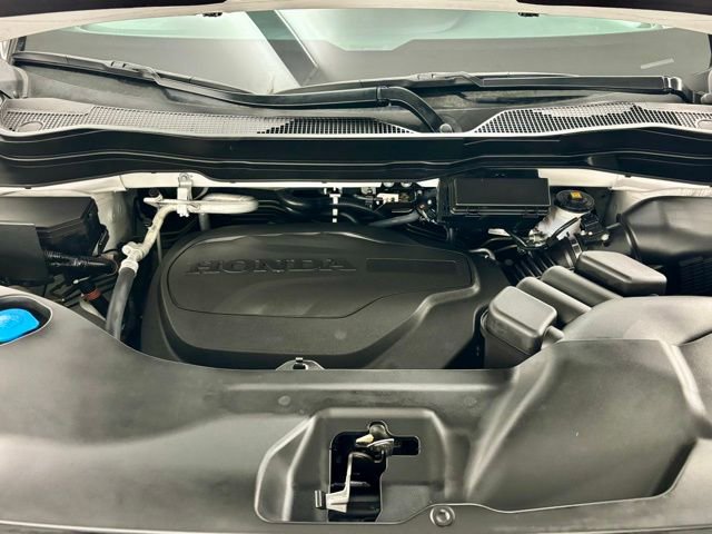 Certified 2025 Honda Passport TrailSport image 40