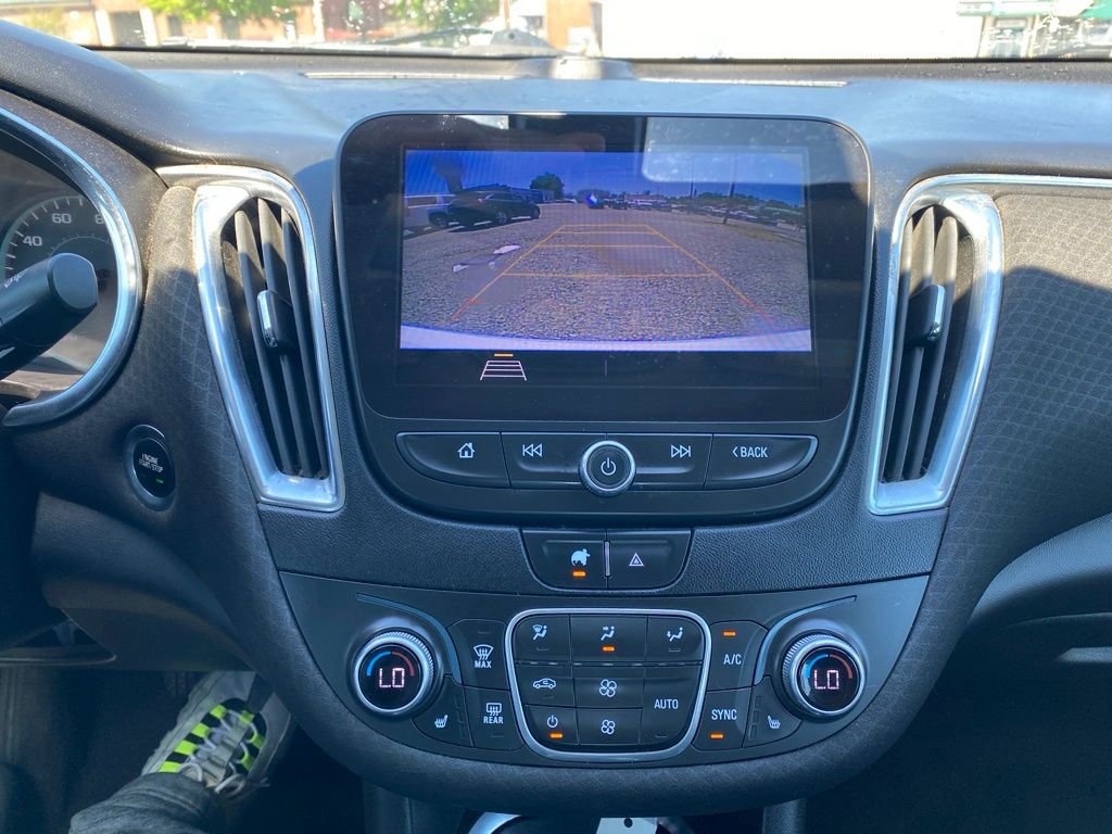 Used 2020 Chevrolet Malibu LT FWD image 14