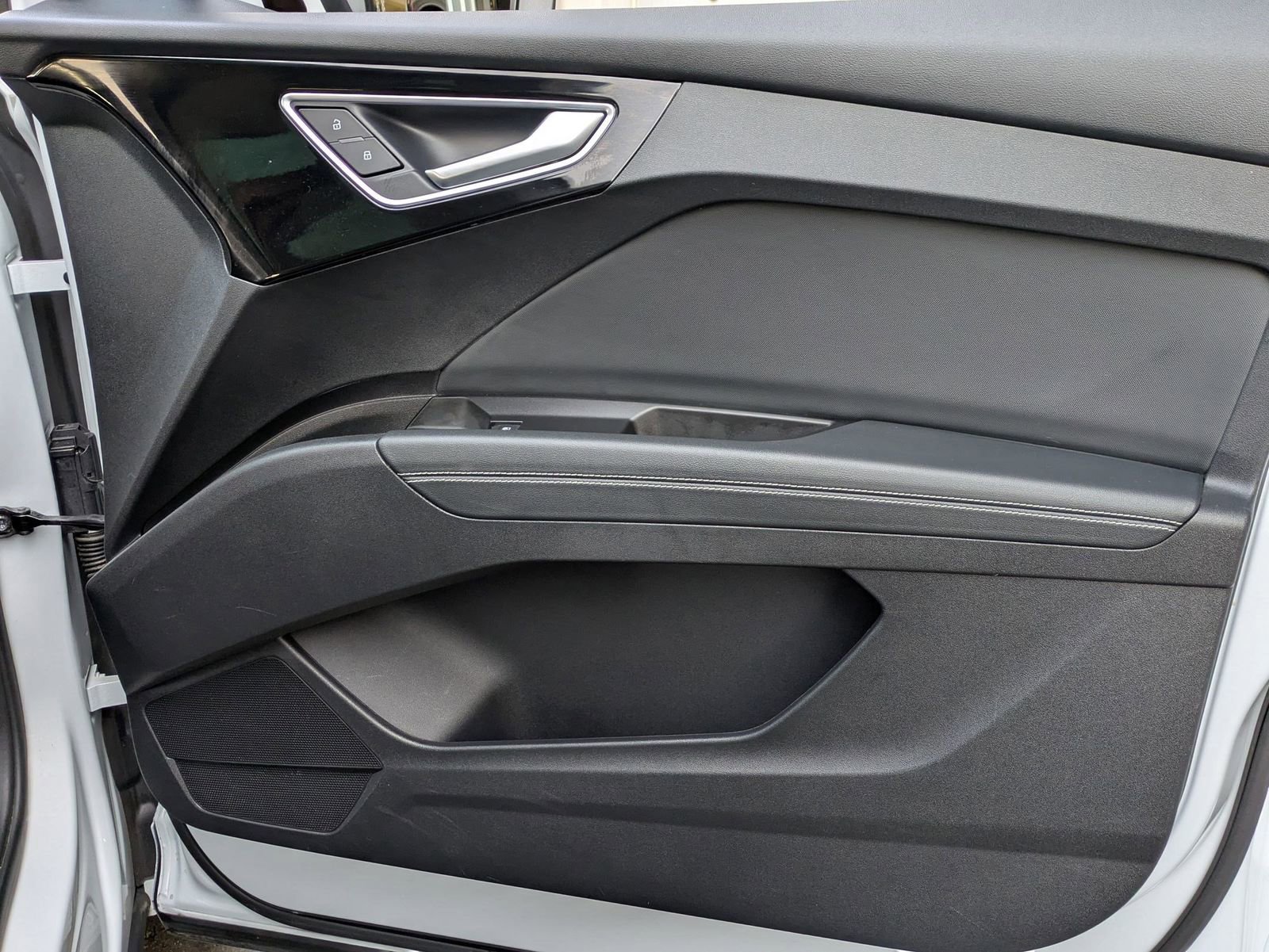 Used 2023 Audi Q4 e-tron Premium Plus w/ Premium Plus image 19