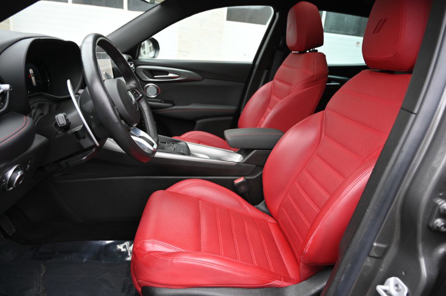 Used 2024 Dodge Hornet R/T Plus w/ Tech Pack Plus w/o Parking image 3