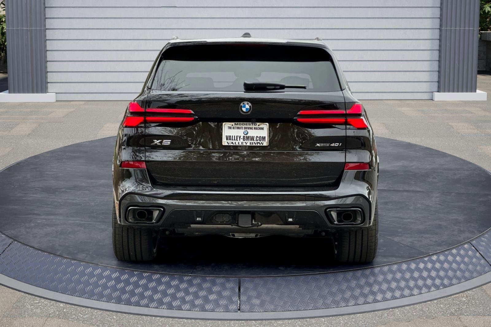 New 2026 BMW X5 xDrive40i w/ Executive Package image 5