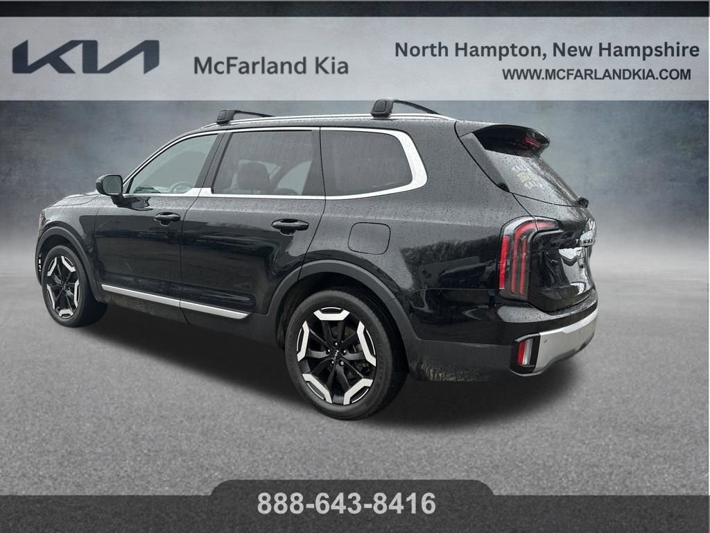 Used 2023 Kia Telluride EX w/ EX Captain's Chair Package image 4
