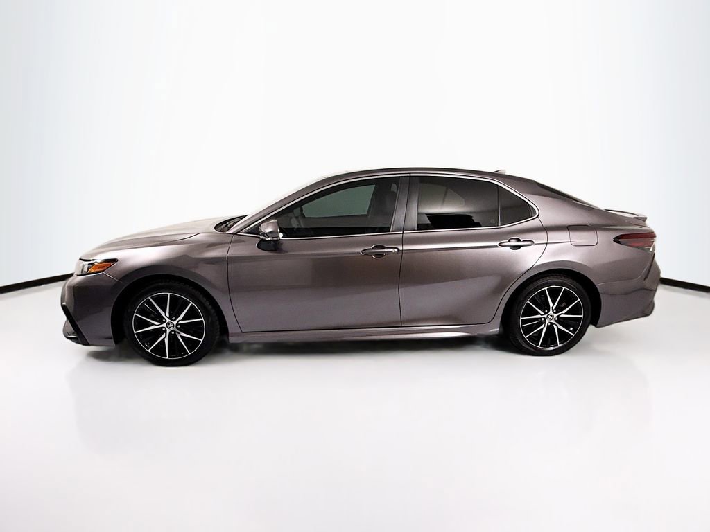 Used 2024 Toyota Camry SE w/ Audio Upgrade Package image 8