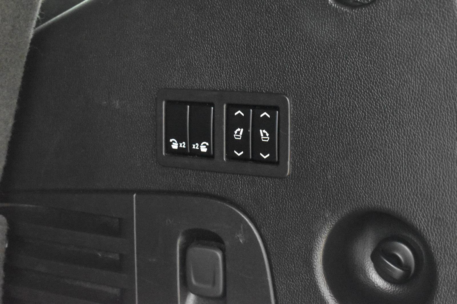 Used 2019 Cadillac Escalade Premium Luxury image 29