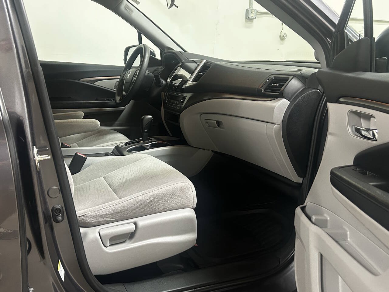 Used 2016 Honda Pilot EX image 25
