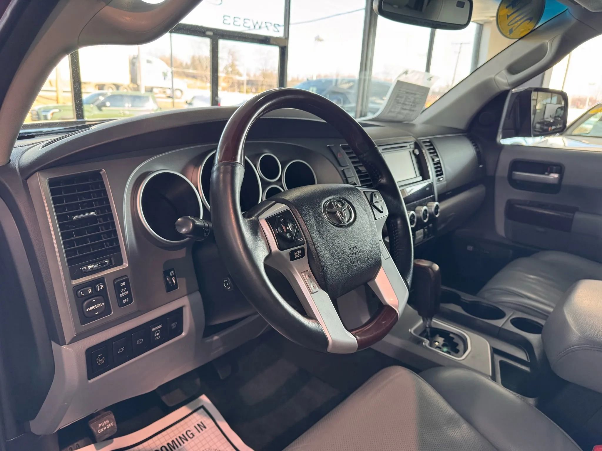 Used 2014 Toyota Sequoia Platinum image 35