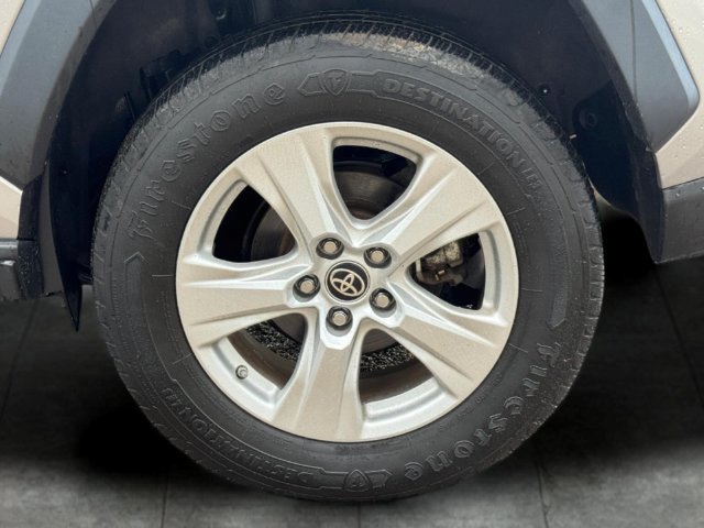 Used 2021 Toyota RAV4 LE AWD/4WD image 7