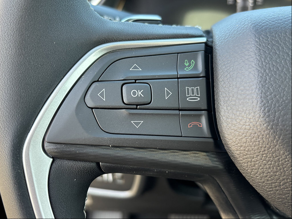 New 2026 Jeep Grand Cherokee Laredo X RWD image 10