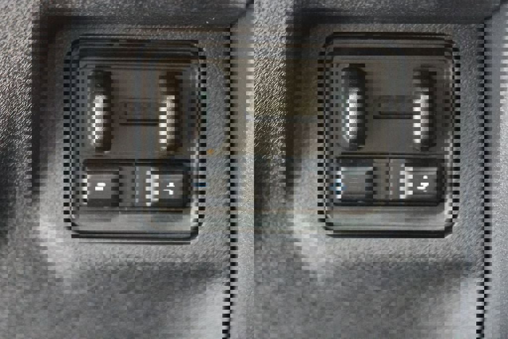 Used 2025 Ford Expedition Max Platinum w/ Stealth Performance Package image 27