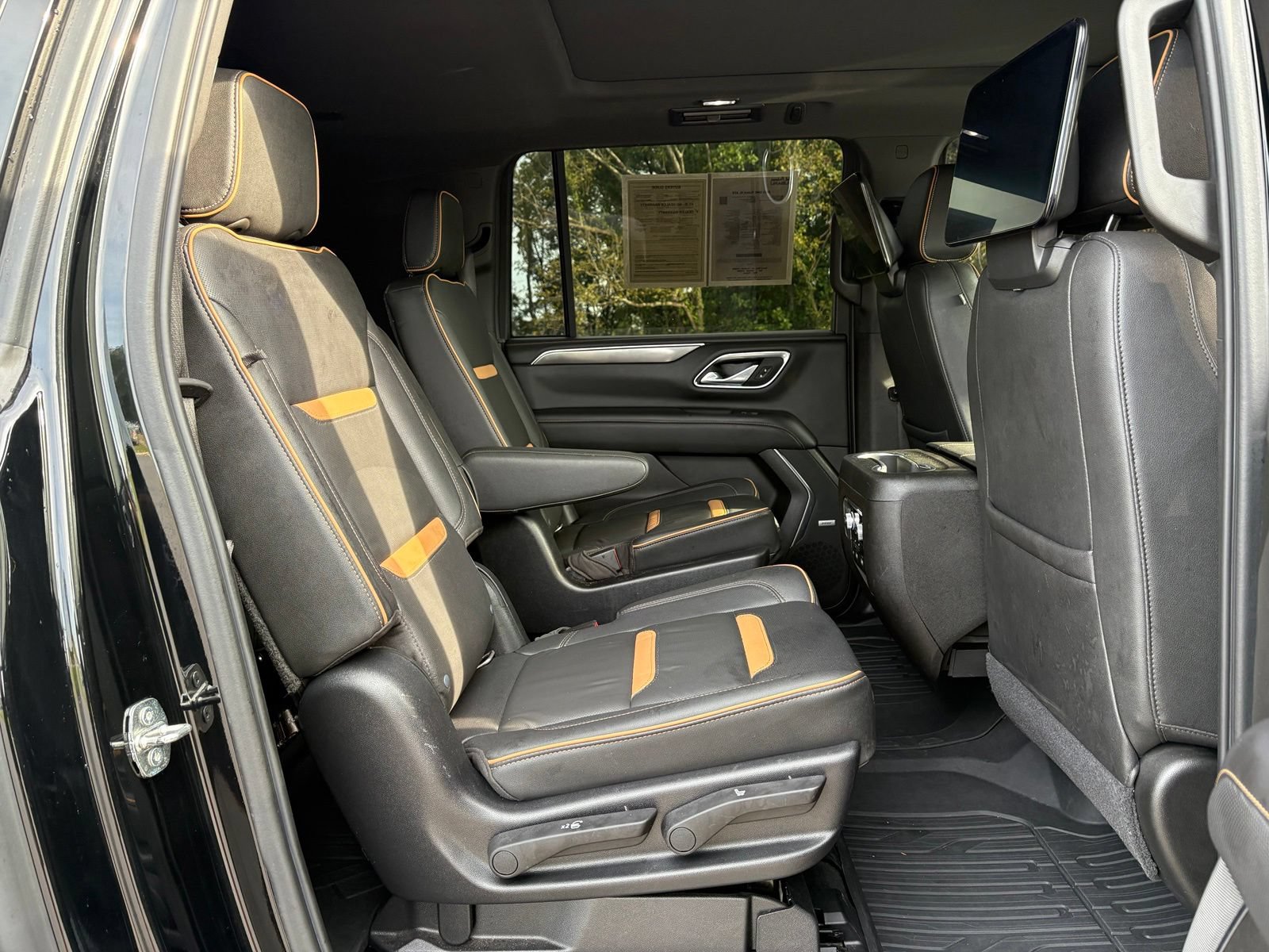 Used 2021 GMC Yukon XL AT4 w/ AT4 Premium Plus Package AWD/4WD image 31